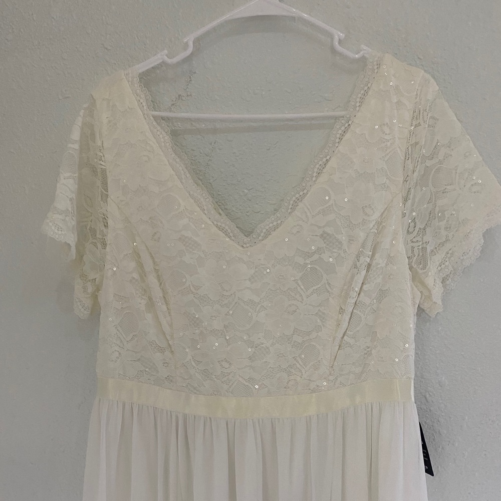 Ivory Lace and Chiffon Wedding Dress